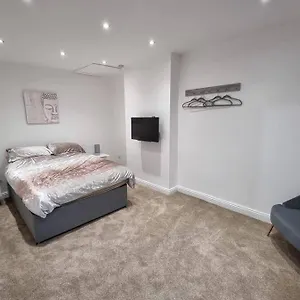  Holiday home Crystal - 5 Min Walk From Town Centre
